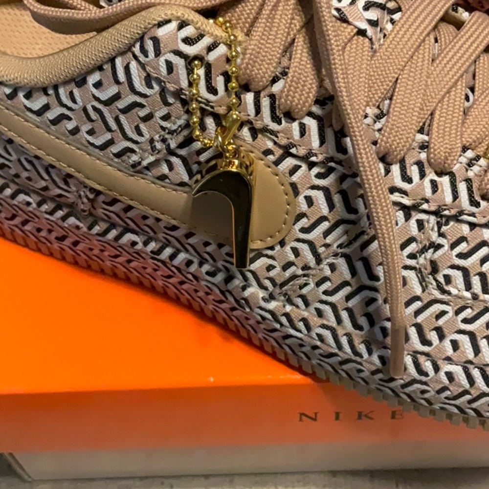NIB NIKE WOMANS AIR FOR E 1 LX - Picture 2 of 11